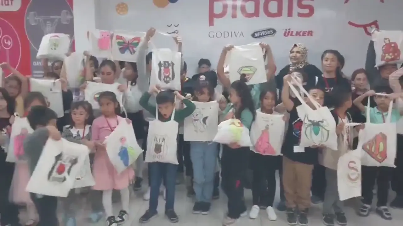 Hadi Üretelim: Tişört, Çanta, Şapka, Bandana
